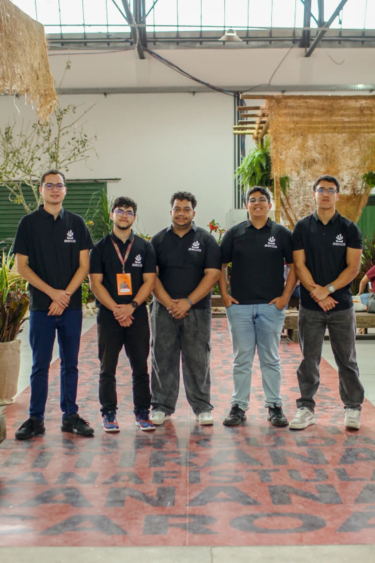 Equipe da SECCO reunida em ambiente de trabalho